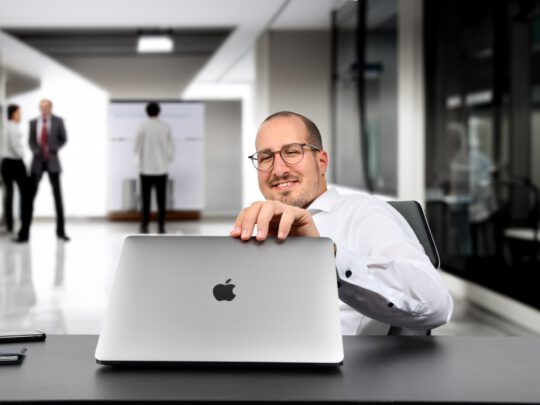 Tim Kronenwett, Berater fuer IT-Regulatorik und Informationssicherheit