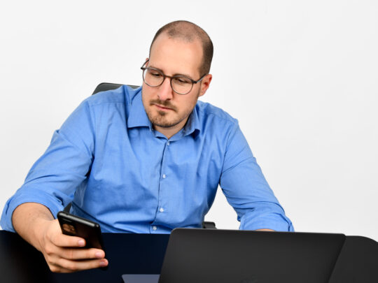 Tim Kronenwett, Berater fuer IT-Regulatorik und Informationssicherheit