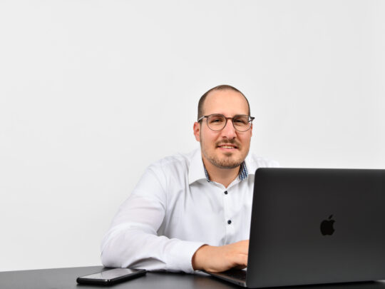 Tim Kronenwett, Berater fuer IT-Regulatorik und Informationssicherheit